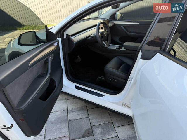 Білий Тесла Model Y, об'ємом двигуна 0 л та пробігом 49 тис. км за 24900 $, фото 4 на Automoto.ua