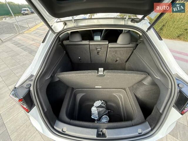 Белый Тесла Model Y, объемом двигателя 0 л и пробегом 35 тыс. км за 34500 $, фото 37 на Automoto.ua