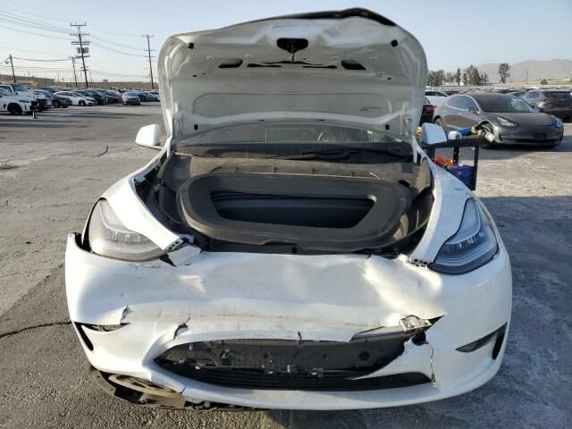 Белый Тесла Model Y, объемом двигателя 0 л и пробегом 29 тыс. км за 20300 $, фото 1 на Automoto.ua