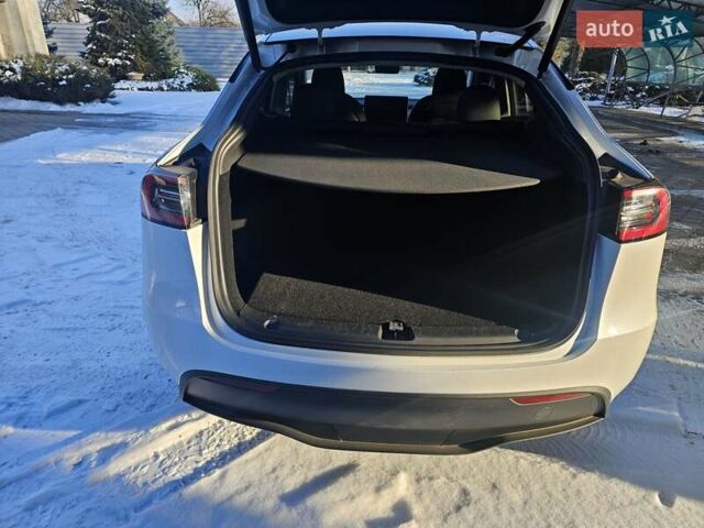 Белый Тесла Model Y, объемом двигателя 0 л и пробегом 22 тыс. км за 30000 $, фото 8 на Automoto.ua