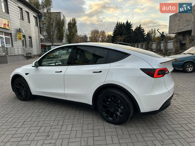 Белый Тесла Model Y, объемом двигателя 0 л и пробегом 35 тыс. км за 29500 $, фото 8 на Automoto.ua