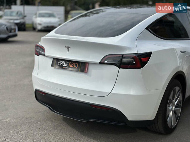 Білий Тесла Model Y, об'ємом двигуна 0 л та пробігом 47 тис. км за 27600 $, фото 23 на Automoto.ua
