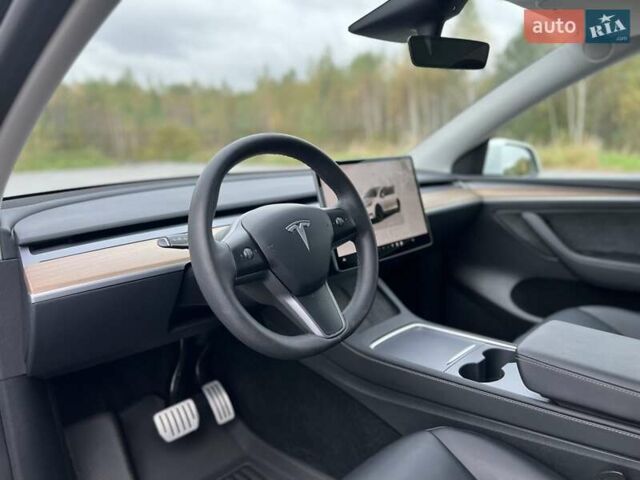 Белый Тесла Model Y, объемом двигателя 0 л и пробегом 24 тыс. км за 32800 $, фото 19 на Automoto.ua