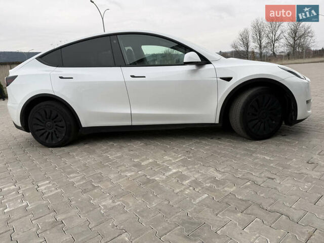 Белый Тесла Model Y, объемом двигателя 0 л и пробегом 39 тыс. км за 27200 $, фото 11 на Automoto.ua