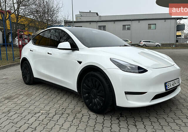 Белый Тесла Model Y, объемом двигателя 0 л и пробегом 25 тыс. км за 26800 $, фото 7 на Automoto.ua