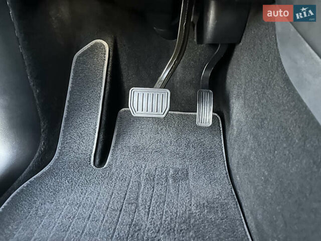 Білий Тесла Model Y, об'ємом двигуна 0 л та пробігом 45 тис. км за 27500 $, фото 32 на Automoto.ua