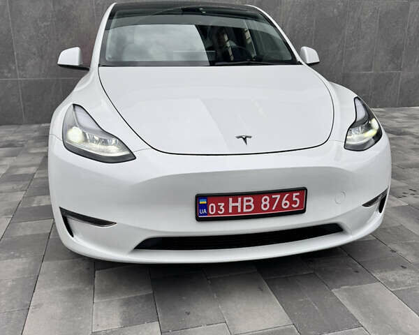 Белый Тесла Model Y, объемом двигателя 0 л и пробегом 41 тыс. км за 25500 $, фото 1 на Automoto.ua