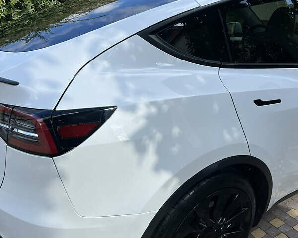 Белый Тесла Model Y, объемом двигателя 0 л и пробегом 43 тыс. км за 26000 $, фото 16 на Automoto.ua