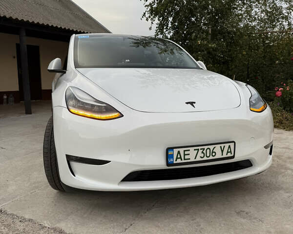 Белый Тесла Model Y, объемом двигателя 0 л и пробегом 26 тыс. км за 29500 $, фото 11 на Automoto.ua