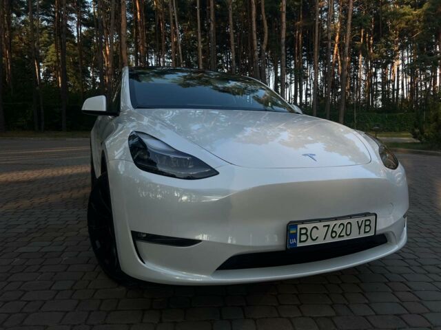 Белый Тесла Model Y, объемом двигателя 0 л и пробегом 4 тыс. км за 36500 $, фото 1 на Automoto.ua