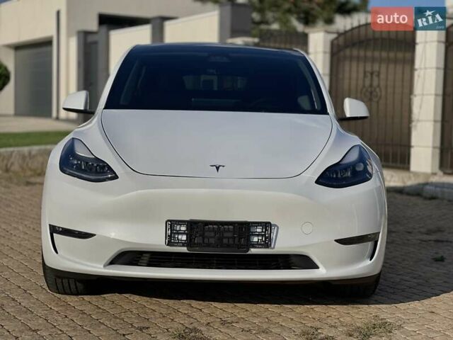 Белый Тесла Model Y, объемом двигателя 0 л и пробегом 26 тыс. км за 28700 $, фото 3 на Automoto.ua