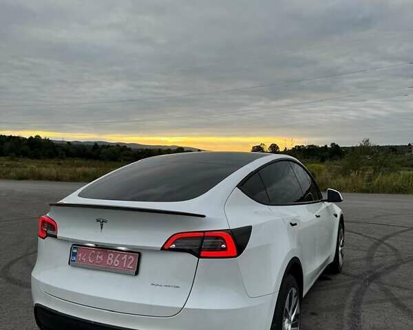Білий Тесла Model Y, об'ємом двигуна 0 л та пробігом 20 тис. км за 26700 $, фото 2 на Automoto.ua