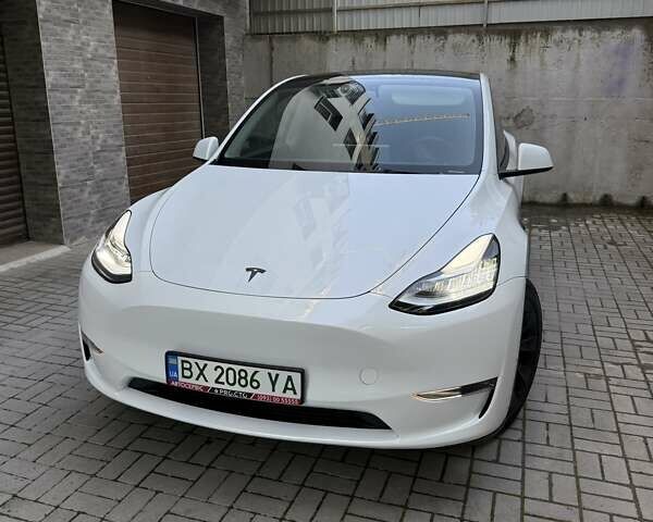 Белый Тесла Model Y, объемом двигателя 0 л и пробегом 33 тыс. км за 32000 $, фото 31 на Automoto.ua
