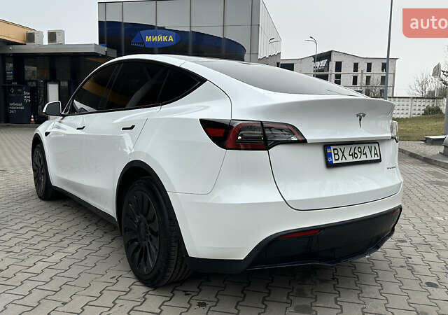 Белый Тесла Model Y, объемом двигателя 0 л и пробегом 25 тыс. км за 26800 $, фото 5 на Automoto.ua