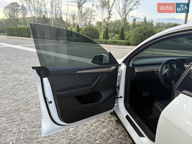 Белый Тесла Model Y, объемом двигателя 0 л и пробегом 38 тыс. км за 28400 $, фото 13 на Automoto.ua