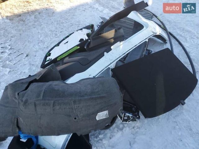Белый Тесла Model Y, объемом двигателя 0 л и пробегом 25 тыс. км за 13000 $, фото 12 на Automoto.ua
