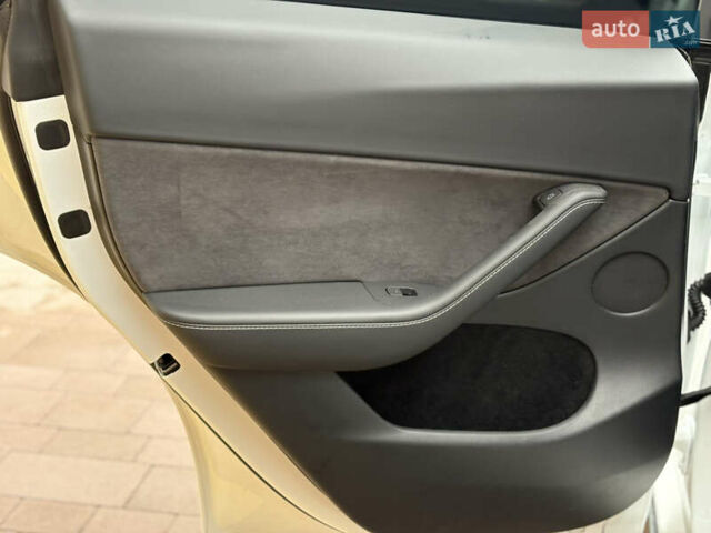 Тесла Model Y 2023 в Новояворовск на Automoto.ua Белый Тесла Model Y, объемом двигателя 0 л и пробегом 41 тыс. км за 28300 $, фото 43 на Automoto.ua