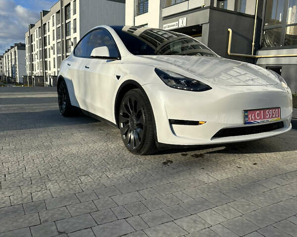 Белый Тесла Model Y, объемом двигателя 0 л и пробегом 73 тыс. км за 23999 $, фото 1 на Automoto.ua
