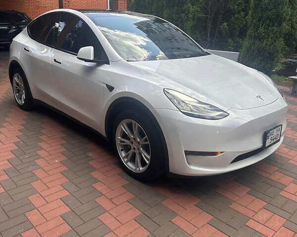 Белый Тесла Model Y, объемом двигателя 0 л и пробегом 18 тыс. км за 37345 $, фото 2 на Automoto.ua