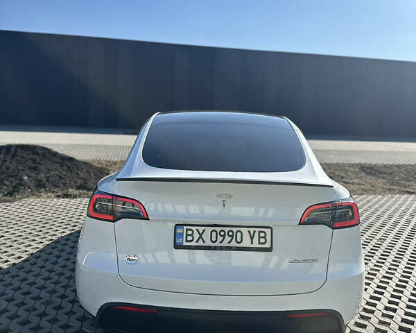 Белый Тесла Model Y, объемом двигателя 0 л и пробегом 27 тыс. км за 36500 $, фото 4 на Automoto.ua