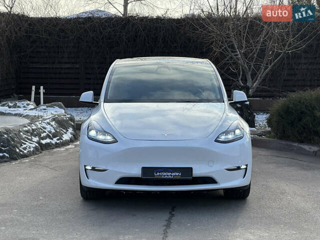 Белый Тесла Model Y, объемом двигателя 0 л и пробегом 3 тыс. км за 39899 $, фото 2 на Automoto.ua