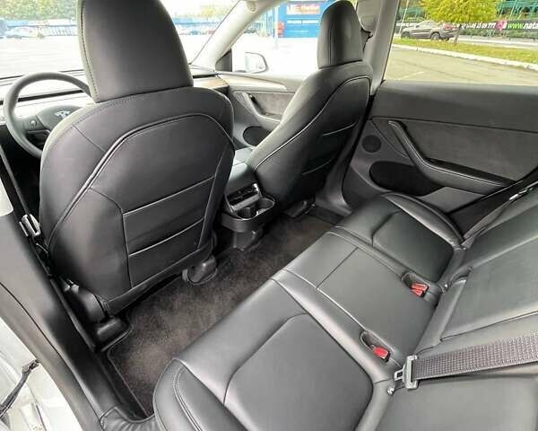 Белый Тесла Model Y, объемом двигателя 0 л и пробегом 42 тыс. км за 36500 $, фото 10 на Automoto.ua