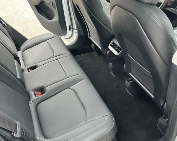 Белый Тесла Model Y, объемом двигателя 0 л и пробегом 40 тыс. км за 29500 $, фото 21 на Automoto.ua