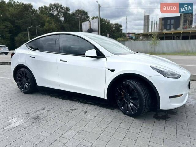 Белый Тесла Model Y, объемом двигателя 0 л и пробегом 18 тыс. км за 28950 $, фото 1 на Automoto.ua