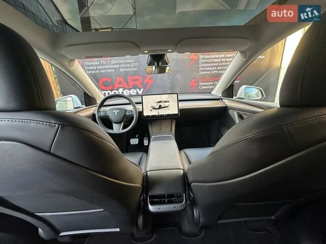 Белый Тесла Model Y, объемом двигателя 0 л и пробегом 25 тыс. км за 30000 $, фото 7 на Automoto.ua