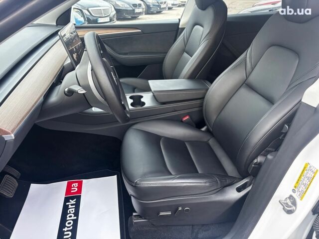 Белый Тесла Model Y, объемом двигателя 0 л и пробегом 25 тыс. км за 33290 $, фото 15 на Automoto.ua