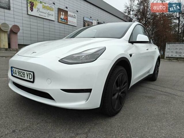 Белый Тесла Model Y, объемом двигателя 0 л и пробегом 18 тыс. км за 29000 $, фото 5 на Automoto.ua