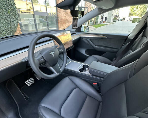 Білий Тесла Model Y, об'ємом двигуна 0 л та пробігом 5 тис. км за 27900 $, фото 10 на Automoto.ua