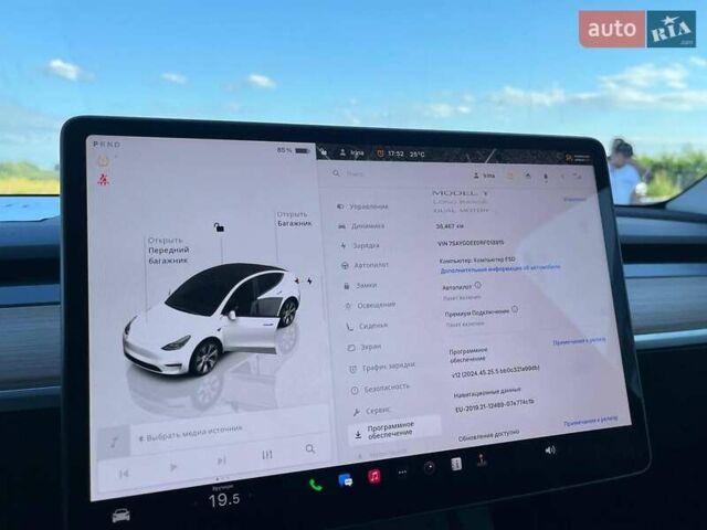 Белый Тесла Model Y, объемом двигателя 0 л и пробегом 34 тыс. км за 30890 $, фото 45 на Automoto.ua