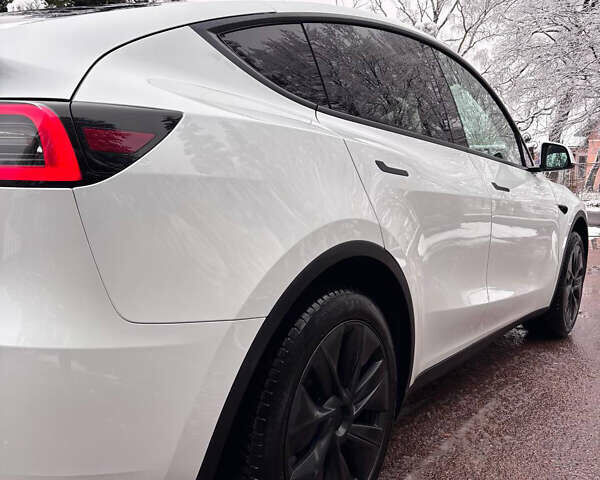 Белый Тесла Model Y, объемом двигателя 0 л и пробегом 16 тыс. км за 30999 $, фото 18 на Automoto.ua