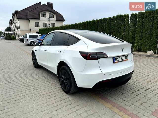 Белый Тесла Model Y, объемом двигателя 0 л и пробегом 5 тыс. км за 29999 $, фото 15 на Automoto.ua
