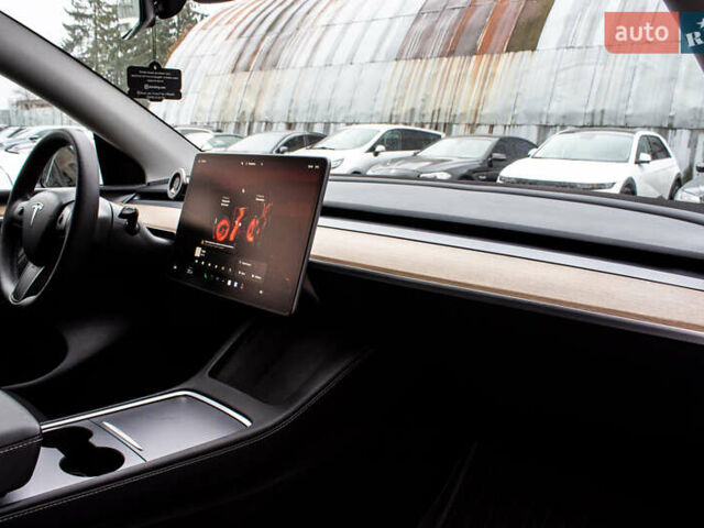 Білий Тесла Model Y, об'ємом двигуна 0 л та пробігом 11 тис. км за 30000 $, фото 35 на Automoto.ua