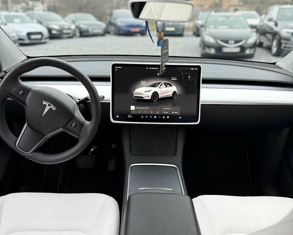 Белый Тесла Model Y, объемом двигателя 0 л и пробегом 23 тыс. км за 26500 $, фото 24 на Automoto.ua
