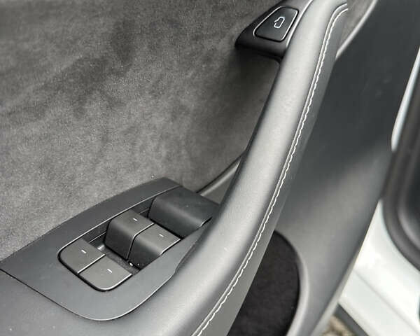 Белый Тесла Model Y, объемом двигателя 0 л и пробегом 16 тыс. км за 33700 $, фото 15 на Automoto.ua