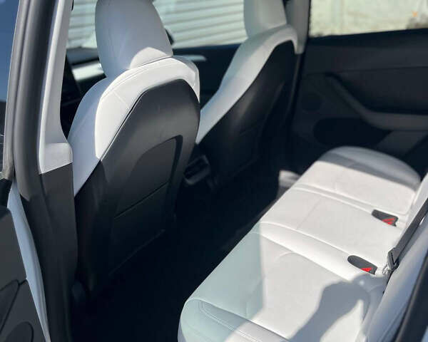 Белый Тесла Model Y, объемом двигателя 0 л и пробегом 39 тыс. км за 30999 $, фото 16 на Automoto.ua