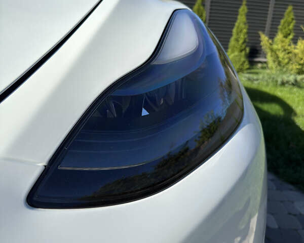 Белый Тесла Model Y, объемом двигателя 0 л и пробегом 8 тыс. км за 35000 $, фото 21 на Automoto.ua