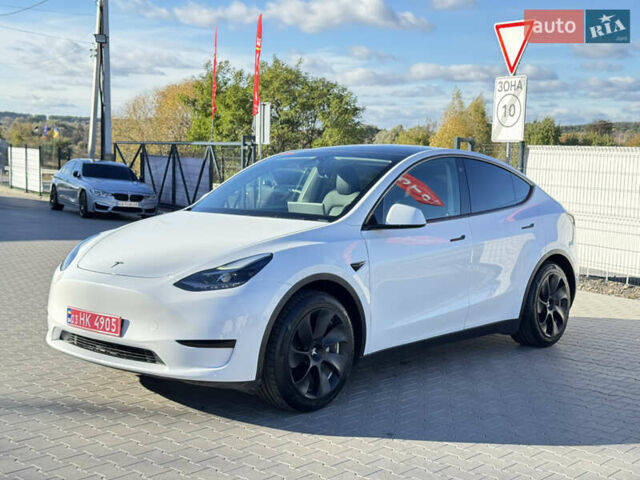 Белый Тесла Model Y, объемом двигателя 0 л и пробегом 26 тыс. км за 29900 $, фото 16 на Automoto.ua