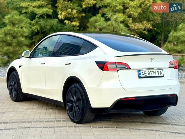 Белый Тесла Model Y, объемом двигателя 0 л и пробегом 3 тыс. км за 34498 $, фото 8 на Automoto.ua