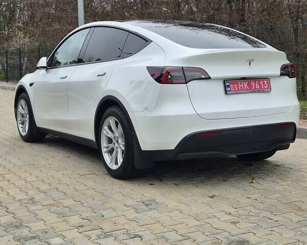 Білий Тесла Model Y, об'ємом двигуна 0 л та пробігом 26 тис. км за 25500 $, фото 4 на Automoto.ua