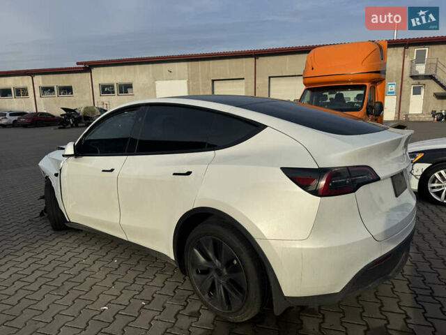 Белый Тесла Model Y, объемом двигателя 0 л и пробегом 5 тыс. км за 17800 $, фото 2 на Automoto.ua