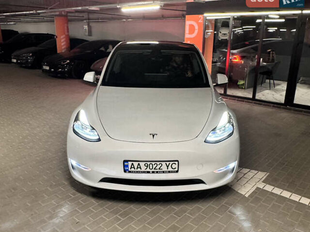 Белый Тесла Model Y, объемом двигателя 0 л и пробегом 32 тыс. км за 29500 $, фото 2 на Automoto.ua