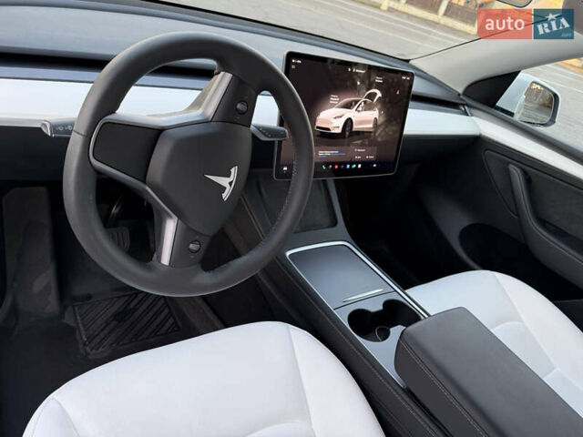 Белый Тесла Model Y, объемом двигателя 0 л и пробегом 17 тыс. км за 37500 $, фото 6 на Automoto.ua