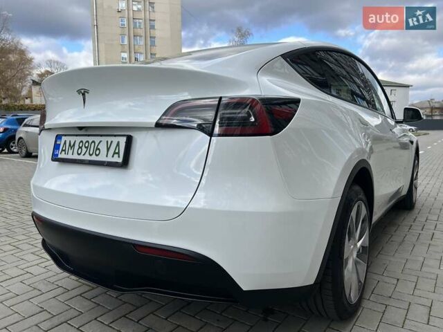 Белый Тесла Model Y, объемом двигателя 0 л и пробегом 2 тыс. км за 34500 $, фото 6 на Automoto.ua