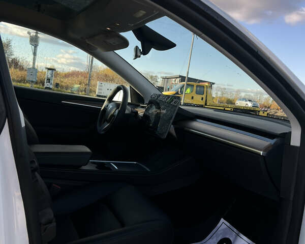 Тесла Model Y 2024 у Жовкві на Automoto.ua Білий Тесла Model Y, об'ємом двигуна 0 л та пробігом 30 тис. км за 33000 $, фото 12 на Automoto.ua