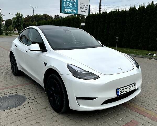 Белый Тесла Model Y, объемом двигателя 0 л и пробегом 5 тыс. км за 29999 $, фото 10 на Automoto.ua