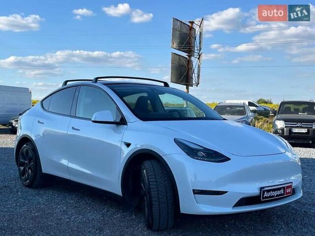 Белый Тесла Model Y, объемом двигателя 0 л и пробегом 34 тыс. км за 31440 $, фото 2 на Automoto.ua